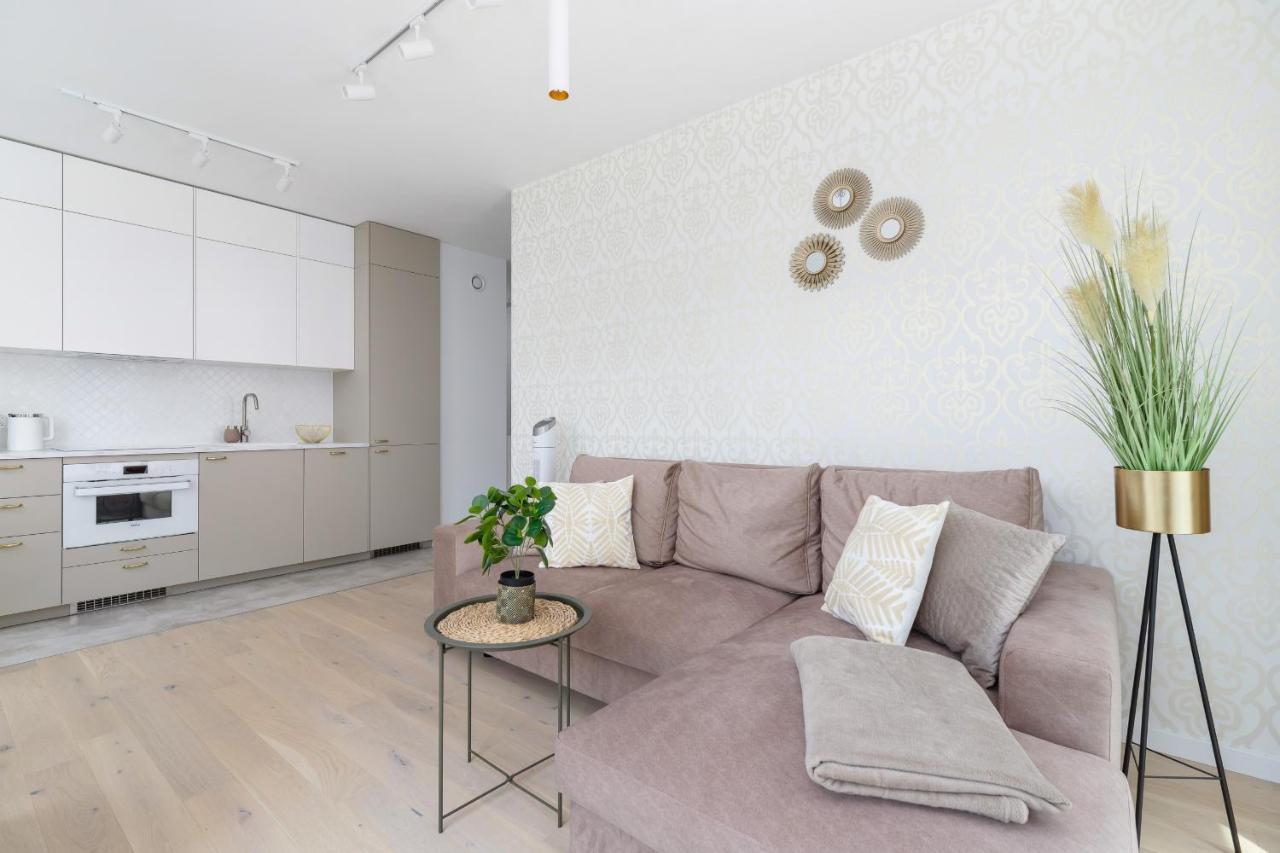 Apartment With Balcony & Parking Mogilska By Renters Prestige Krasków Exterior foto